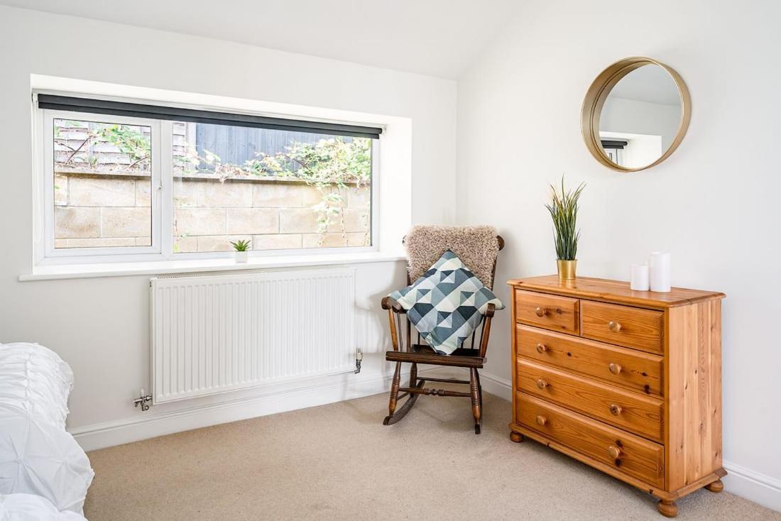 Spacious 2 Bedroom House With Stunning Views Bath Exterior foto
